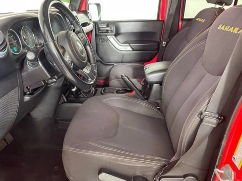 Used 2013 Jeep Wrangler Unlimited Sahara w/ Connectivity Group AWD/4WD image 2