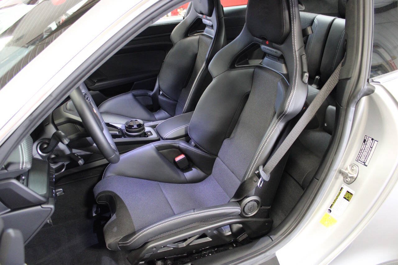 Used 2026 Porsche 911 GT3 RWD image 33