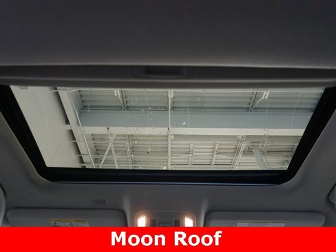 Used 2022 Toyota Highlander XLE image 8