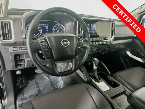 Used 2025 Nissan Frontier SV RWD image 11