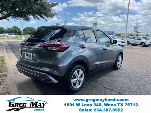 Used 2024 Nissan Kicks S FWD image 7