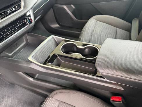 Used 2025 Chevrolet Equinox LT image 42