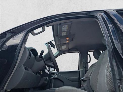 Used 2016 Nissan Frontier SV image 12