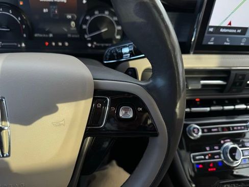 Certified 2022 Lincoln Corsair Standard w/ Equipment Group 101A image 30