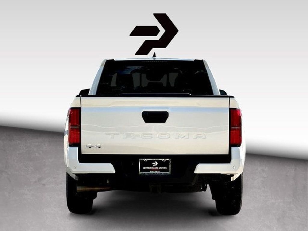 Certified 2025 Toyota Tacoma SR5 w/ SR5 Upgrade Package AWD/4WD image 7