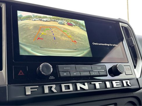 Used 2025 Nissan Frontier SV w/ SV Convenience Package RWD image 8