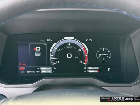 Used 2025 Toyota Tundra Platinum w/ TRD Off-Road Package AWD/4WD image 33