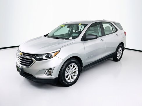 Used 2020 Chevrolet Equinox LS w/ LPO, Floor Liner Package FWD image 3