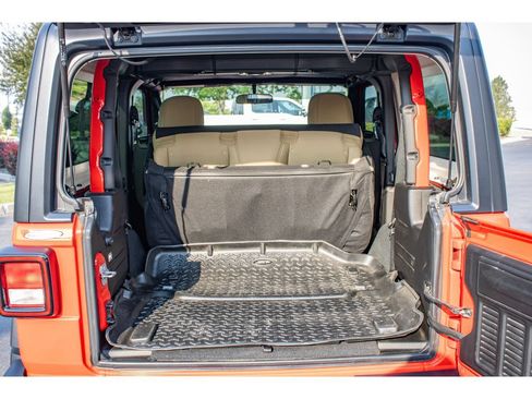 Used 2022 Jeep Wrangler Sport AWD/4WD image 12
