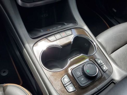 Used 2021 GMC Acadia AT4 image 28