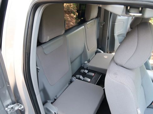 Used 2015 Toyota Tacoma 2WD Access Cab w/ Convenience Package image 33