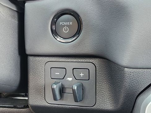 Used 2025 Toyota Sequoia Platinum image 15