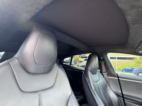Used 2015 Tesla Model S AWD image 16