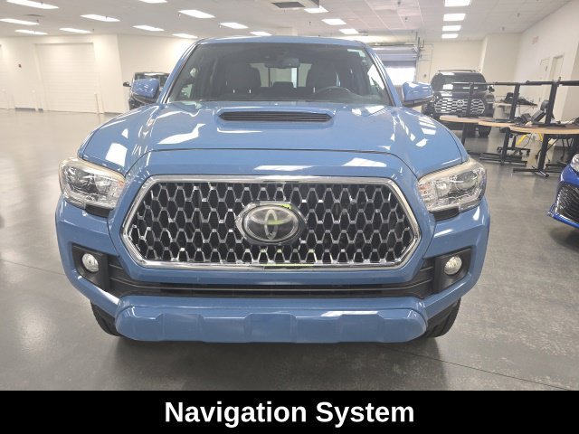 Used 2019 Toyota Tacoma TRD Sport w/ Technology Package AWD/4WD image 2