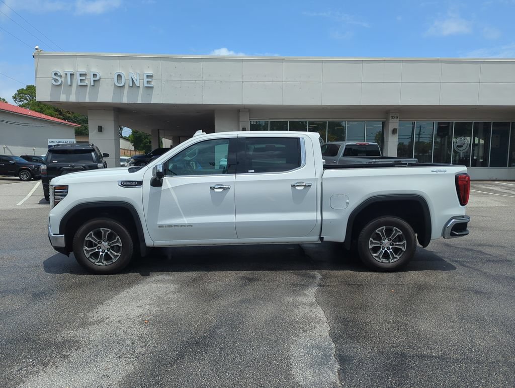 Used 2024 GMC Sierra 1500 SLT AWD/4WD image 3