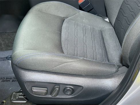 Used 2023 Toyota RAV4 SE image 16