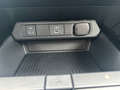 New 2026 Toyota Prius Plug-In Hybrid FWD image 27