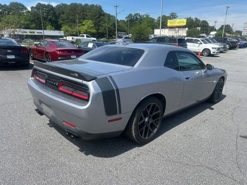 Used 2016 Dodge Challenger R/T Scat Pack w/ Leather Interior Group RWD image 3