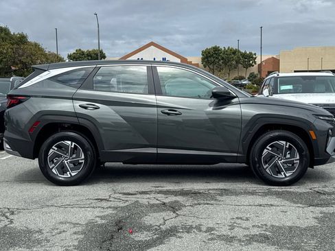 New 2026 Hyundai Tucson Blue SE AWD/4WD image 3