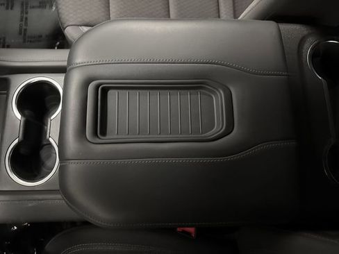 Used 2024 GMC Yukon XL SLE image 18