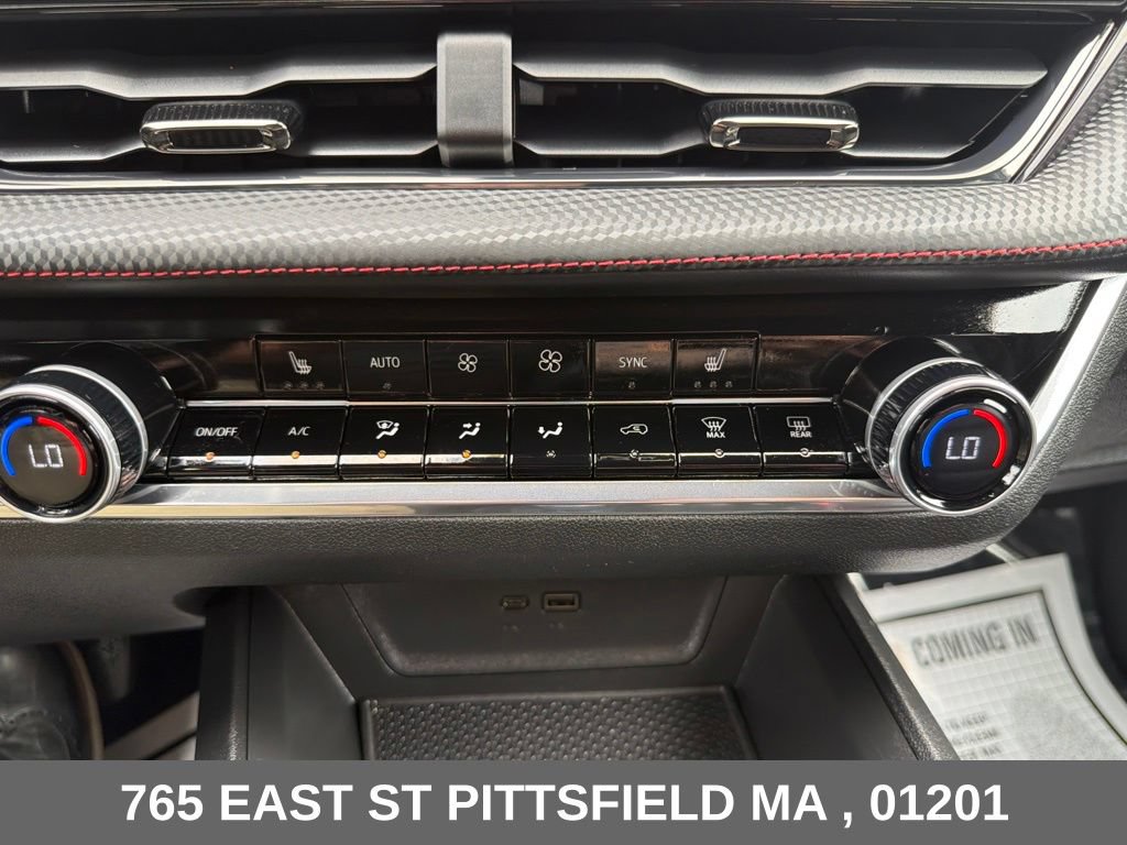 Used 2025 Chevrolet Equinox RS w/ Safety and Technology Package AWD/4WD image 12