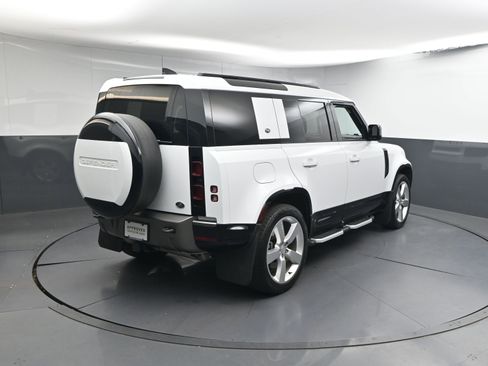 Used 2023 Land Rover Defender 110 X-Dynamic SE image 25