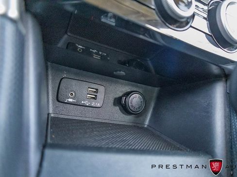 Used 2021 Subaru Forester Limited image 31