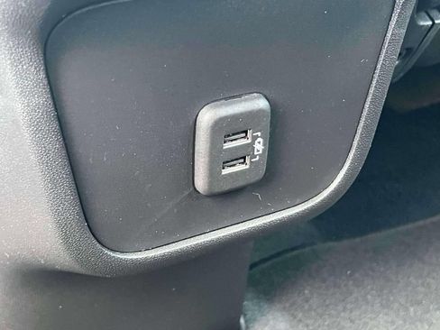 Used 2023 Chevrolet Equinox LS FWD image 16