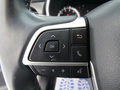 Used 2022 Toyota Highlander XLE image 22