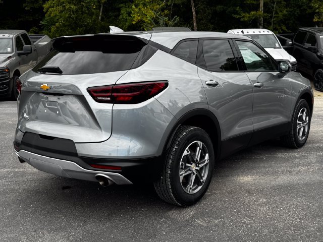 Used 2025 Chevrolet Blazer LT FWD image 8