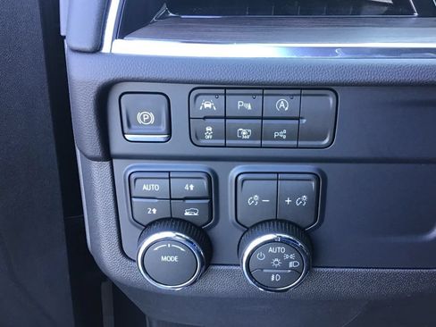 Used 2026 Chevrolet Suburban LT w/ Comfort Package AWD/4WD image 20