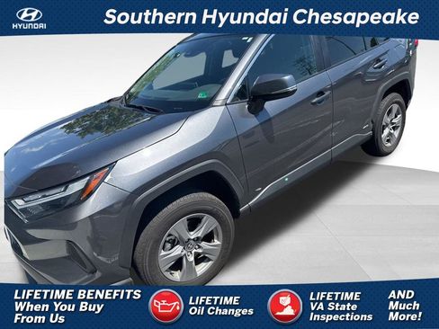 Used 2025 Toyota RAV4 XLE AWD/4WD image 1