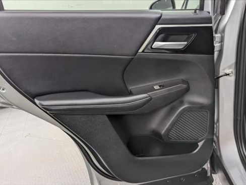 Used 2024 Mitsubishi Outlander SE image 16