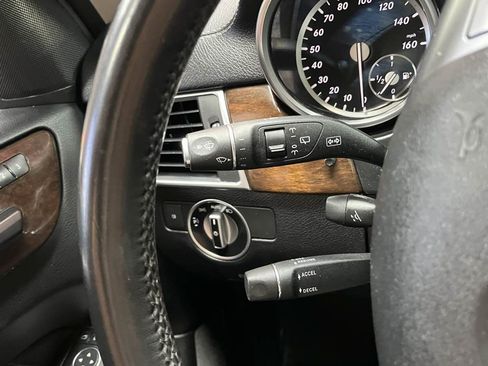 Used 2013 Mercedes-Benz GL 450 4MATIC image 15