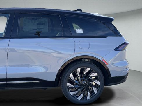 New 2026 Lincoln Nautilus Reserve w/ Jet Appearance Package image 12