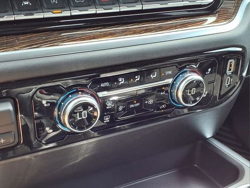 New 2026 GMC Sierra 1500 Elevation image 13