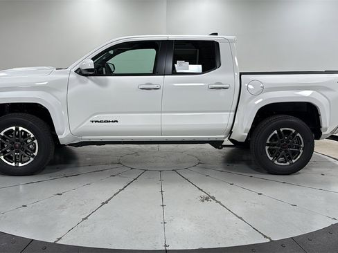 New 2025 Toyota Tacoma TRD Sport image 8