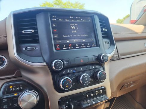 Used 2020 RAM 1500 Laramie AWD/4WD image 9