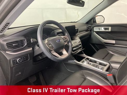Used 2023 Ford Explorer XLT w/ Equipment Group 202A AWD/4WD image 14