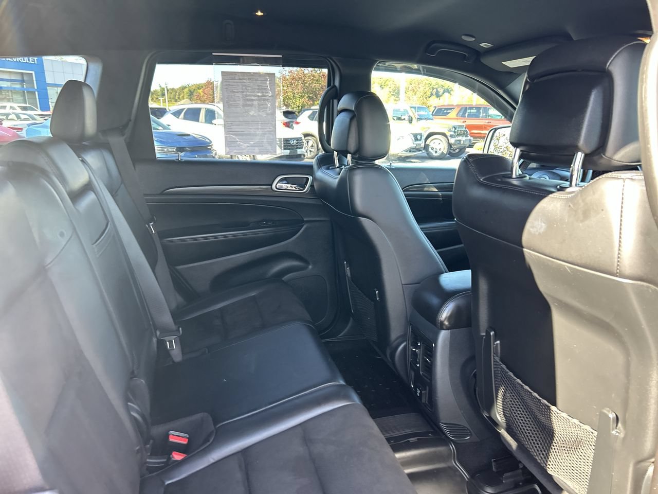Used 2020 Jeep Grand Cherokee Laredo w/ Security & Convenience Group AWD/4WD image 18