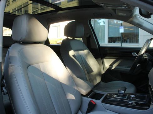 Used 2019 Audi Q5 2.0T Premium Plus w/ Premium Plus Package AWD/4WD image 22