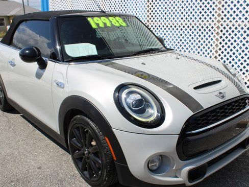 Used 2019 MINI Cooper S w/ Premium Package image 2