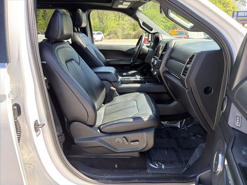Used 2021 Ford Expedition Limited RWD image 19