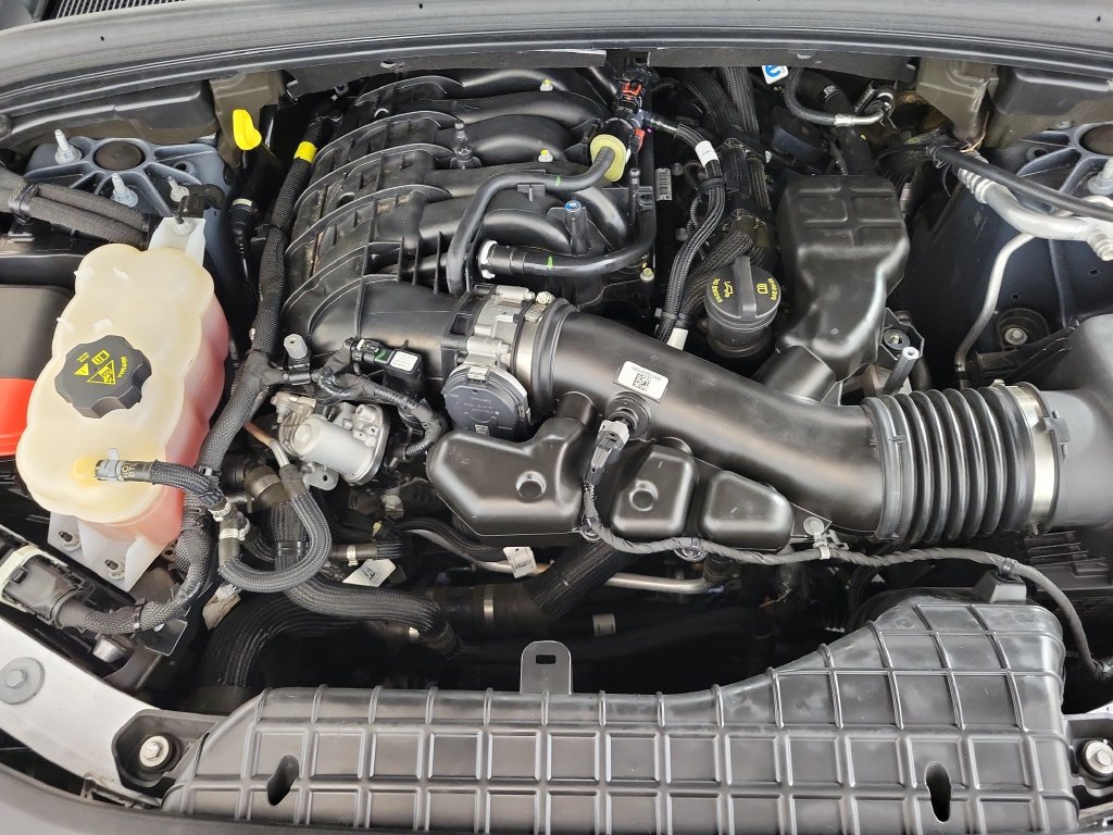 Used 2024 Jeep Grand Cherokee L Laredo RWD image 10