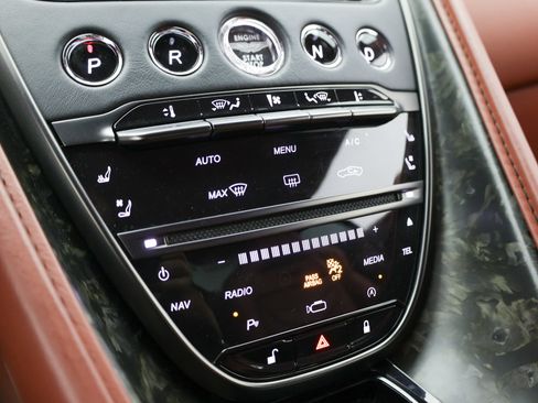 Used 2019 Aston Martin DBS Superleggera RWD image 49