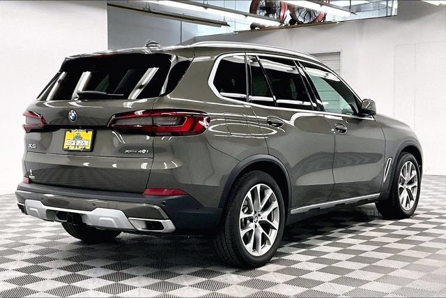 Used 2023 BMW X5 xDrive40i AWD/4WD image 13