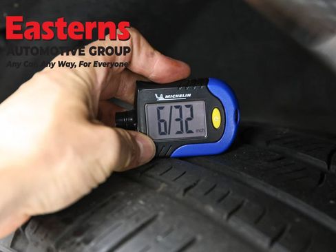 Used 2024 Jeep Wagoneer Series III w/ Premium Group I AWD/4WD image 32