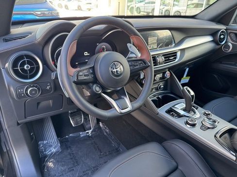 New 2025 Alfa Romeo Stelvio Sprint image 11