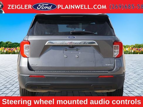 Used 2022 Ford Explorer XLT AWD/4WD image 4
