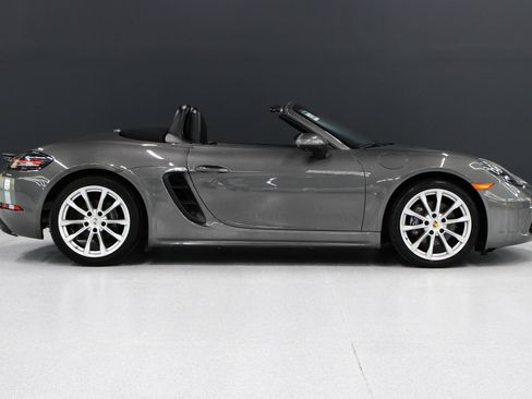 Used 2021 Porsche 718 Boxster w/ Premium Package RWD image 30